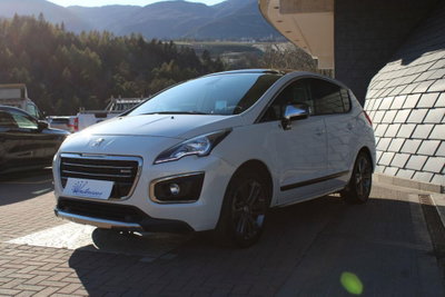 Peugeot 3008 HYbrid4 (4)