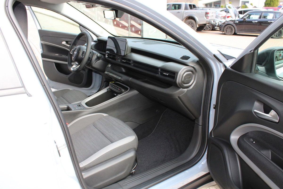 Jeep Avenger 1.2 turbo e-hybrid mhev Altitude fwd 110cv edct6 (14)