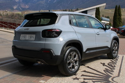 Jeep Avenger 1.2 turbo e-hybrid mhev Altitude fwd 110cv edct6 (6)