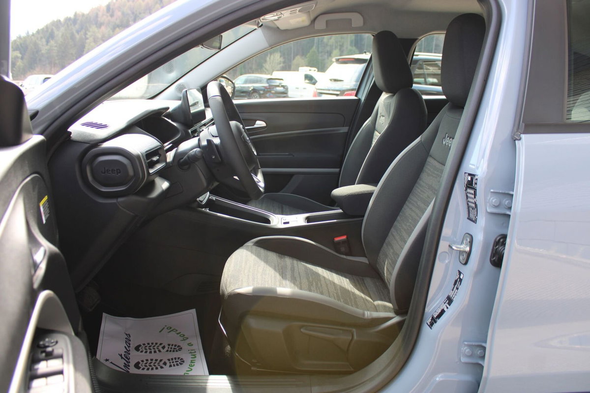 Jeep Avenger 1.2 turbo e-hybrid mhev Altitude fwd 110cv edct6 (9)