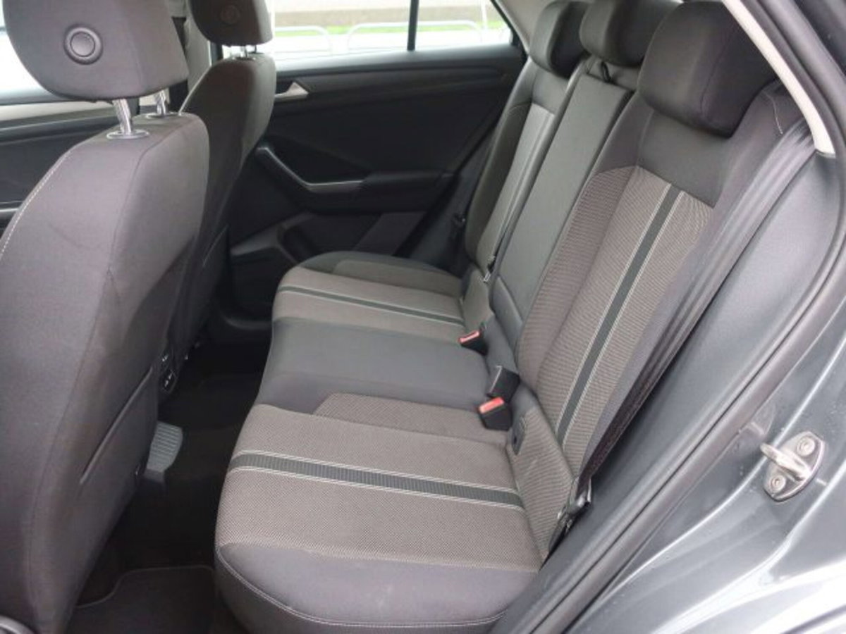 Volkswagen T-Roc 1.5 tsi Style dsg (9)