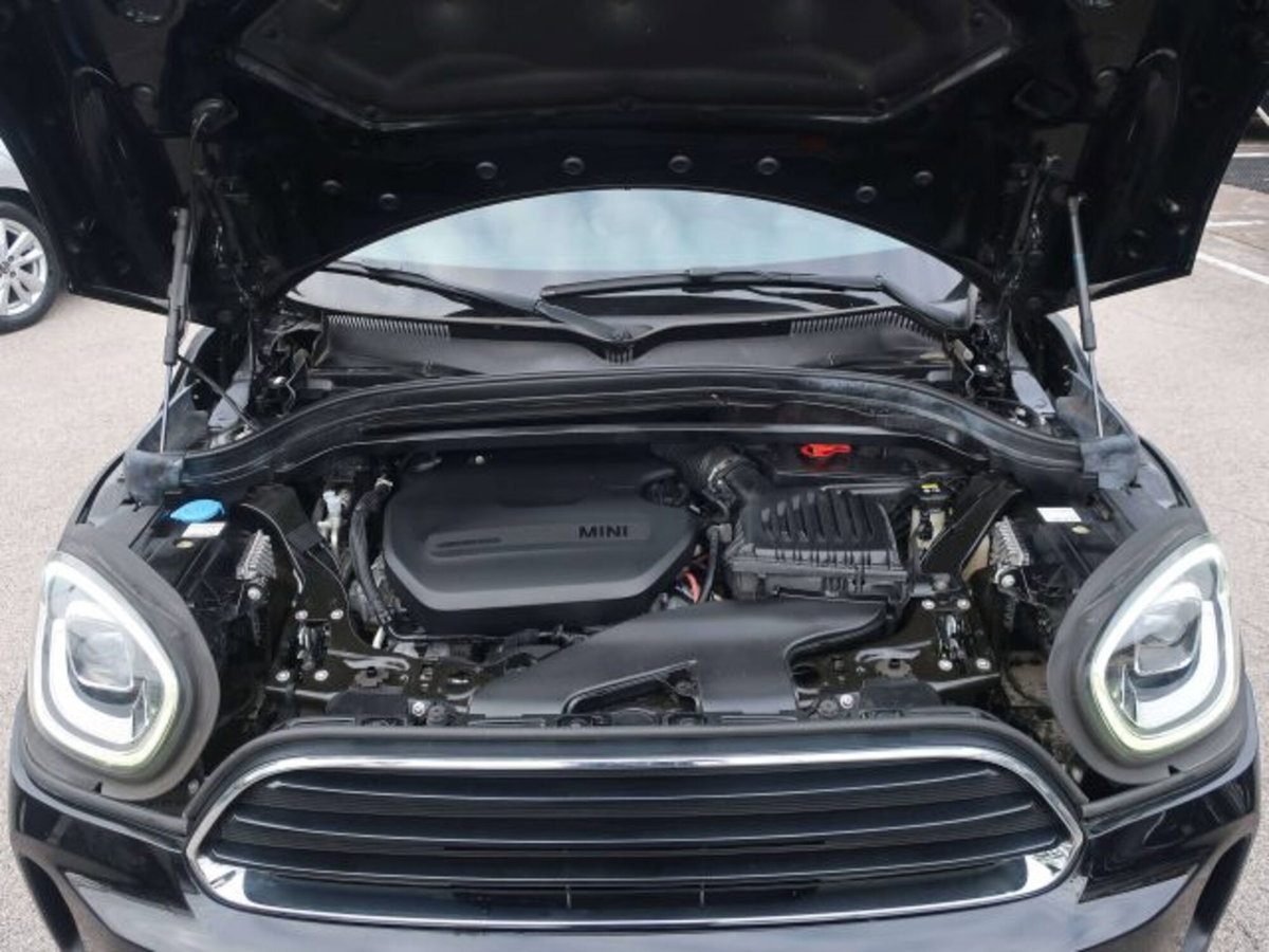 MINI Mini Countryman 2.0 Cooper D Business Countryman (13)