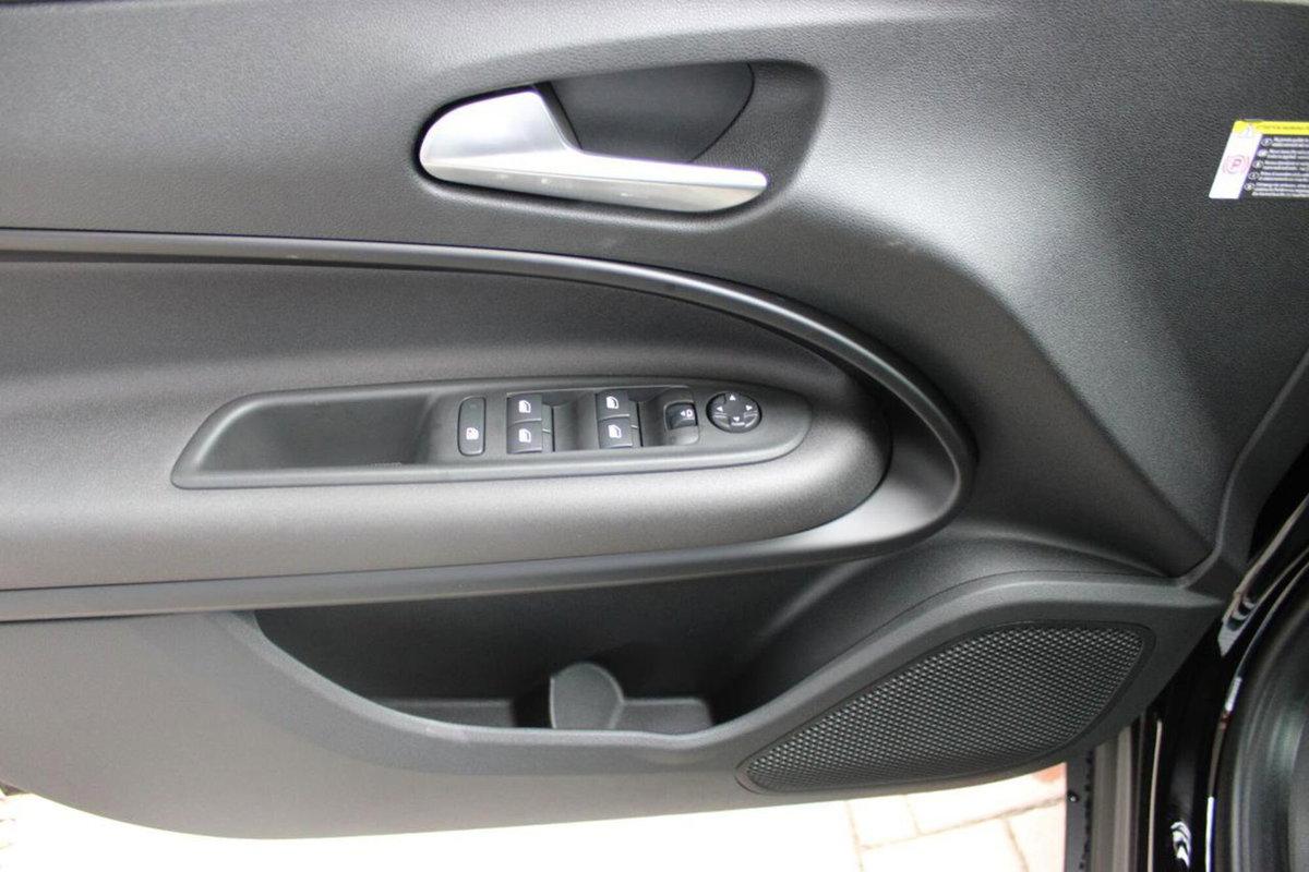 Alfa Romeo Junior 1.2 ibrida Speciale 145cv edct6 (10)