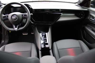 Alfa Romeo Junior 1.2 ibrida Speciale 145cv edct6 (15)