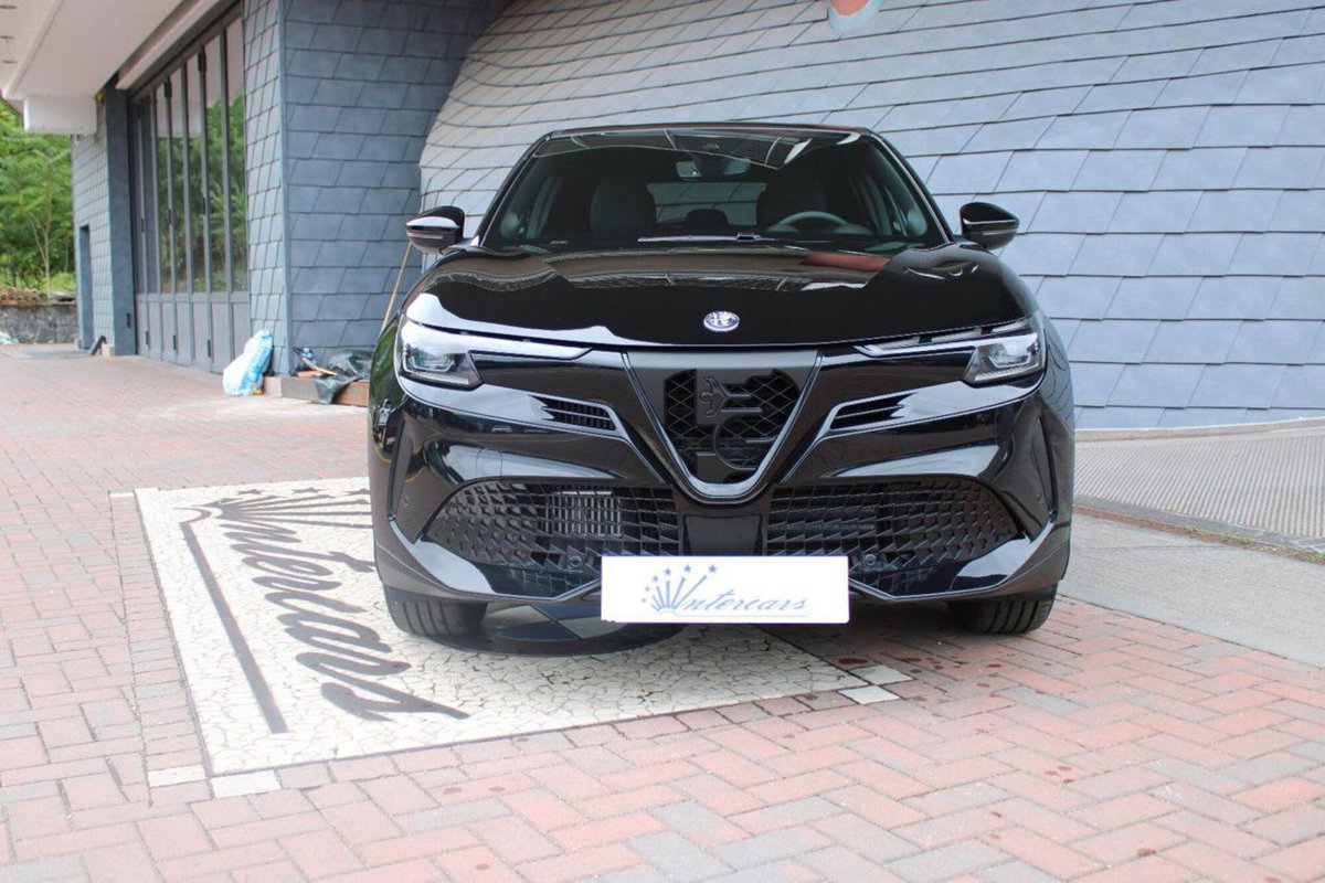 Alfa Romeo Junior 1.2 ibrida Speciale 145cv edct6 (3)