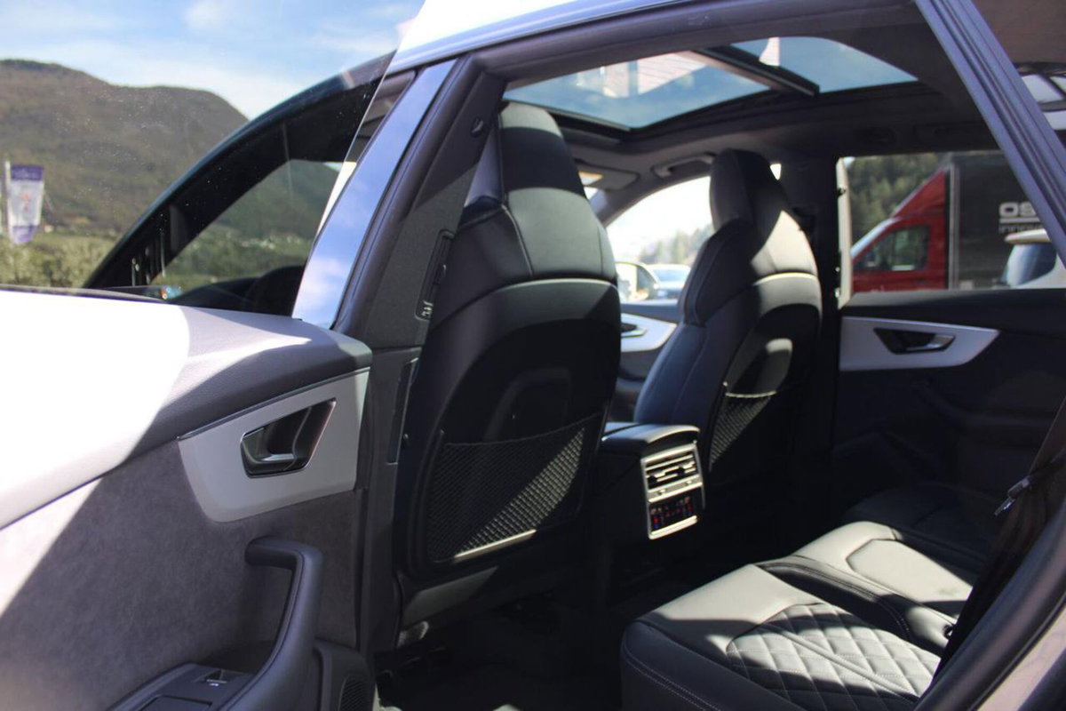 Audi Q8 Sportback 55 quattro (13)