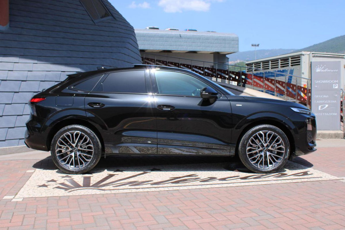 Audi Q3 Sportback 2.0 tfsi S line edition quattro 204cv s-tronic (6)