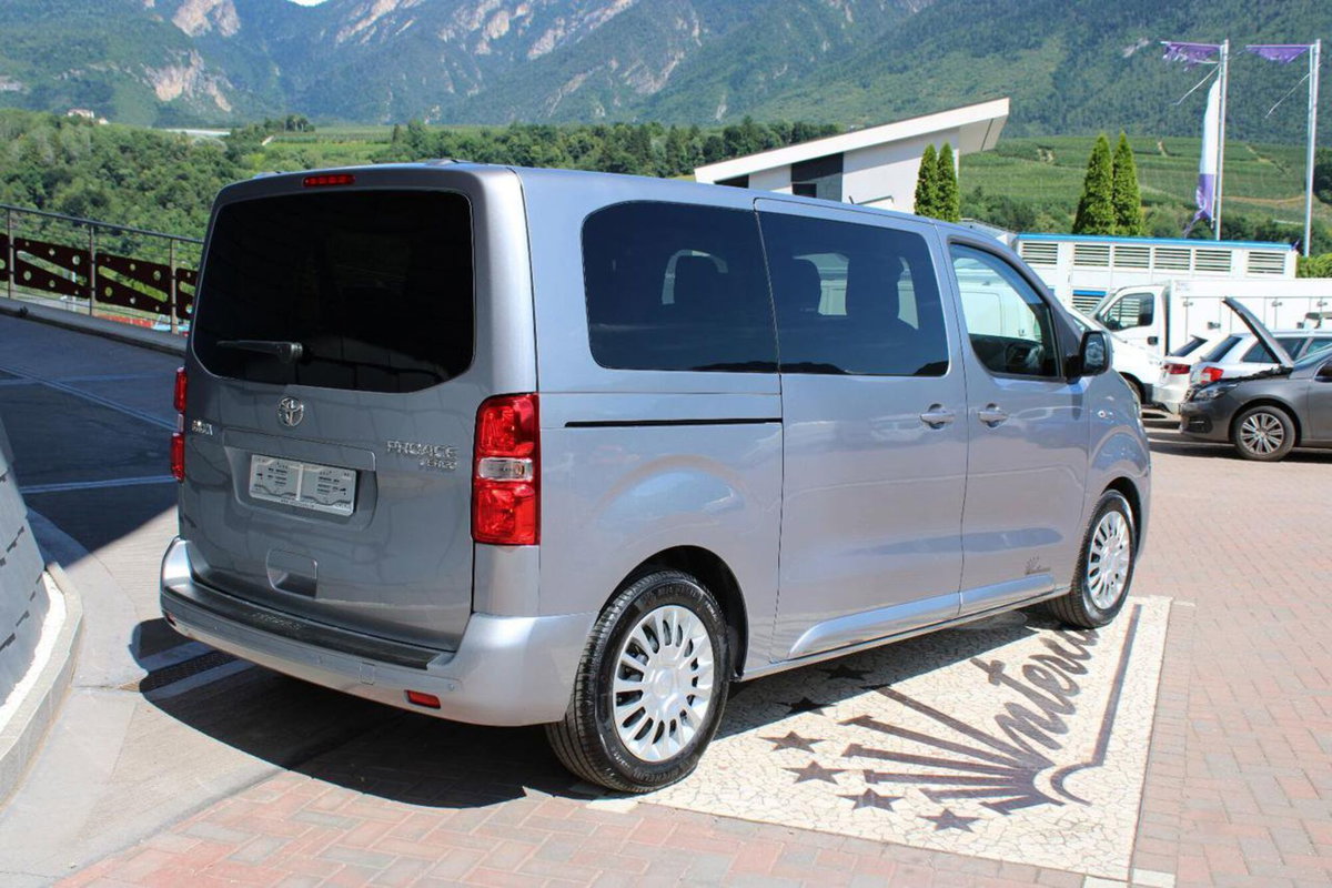 Toyota Proace 2.0D 144CV S&S PL-SL-TN Furgone Long 5p.14q Comfort (6)