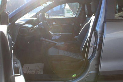 Jeep Avenger 1.2 turbo e-hybrid mhev Upland 4xe 145cv edct6 (13)