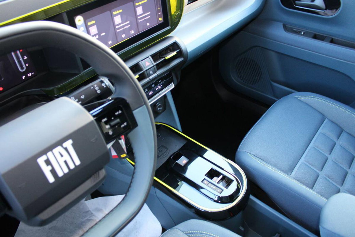 Fiat Grande Panda 1.2 hybrid La Prima 110cv edct (12)