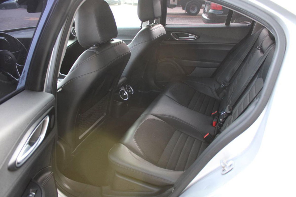 Alfa Romeo Giulia 2.2 Turbodiesel 150 CV AT8 Super (11)