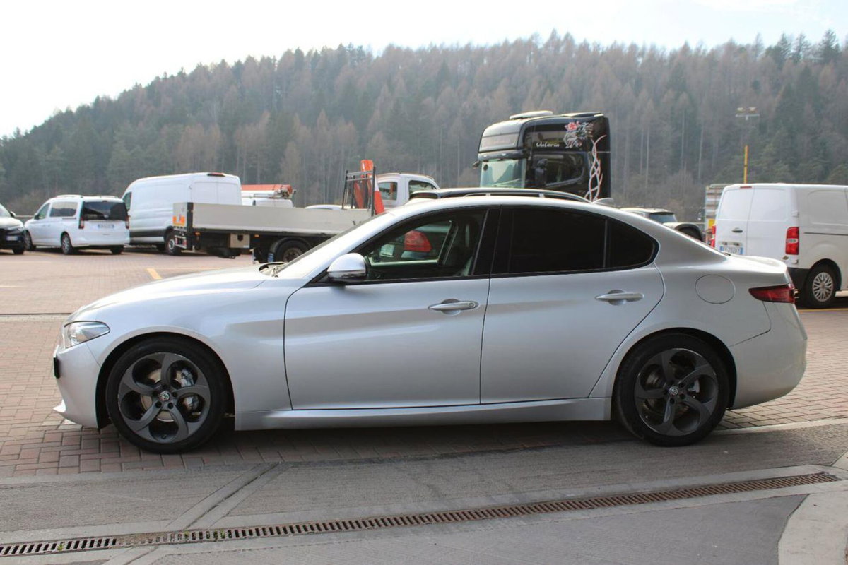 Alfa Romeo Giulia 2.2 Turbodiesel 150 CV AT8 Super (5)