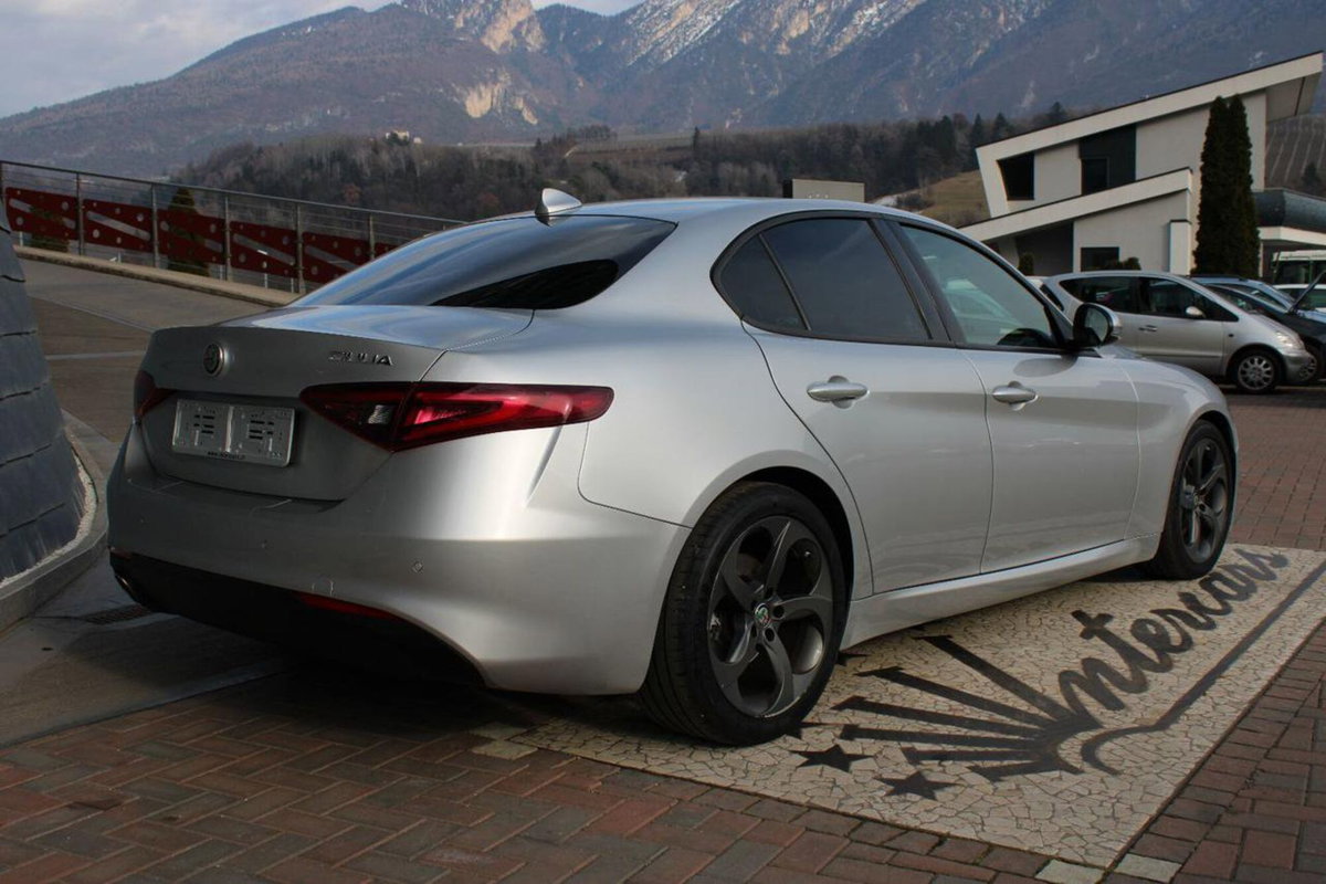 Alfa Romeo Giulia 2.2 Turbodiesel 150 CV AT8 Super (7)