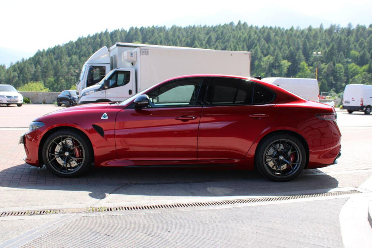 Alfa Romeo Giulia 2.9 V6 Quadrifoglio Super Sport 520cv auto (10)