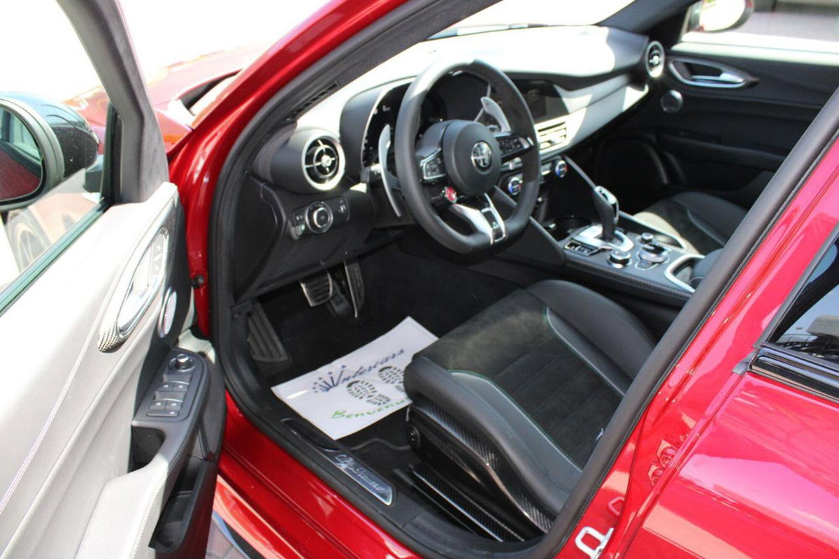 Alfa Romeo Giulia 2.9 V6 Quadrifoglio Super Sport 520cv auto (11)