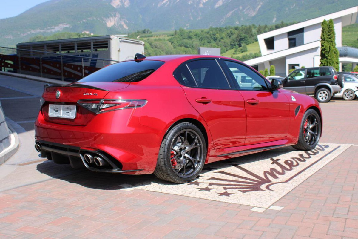 Alfa Romeo Giulia 2.9 V6 Quadrifoglio Super Sport 520cv auto (6)