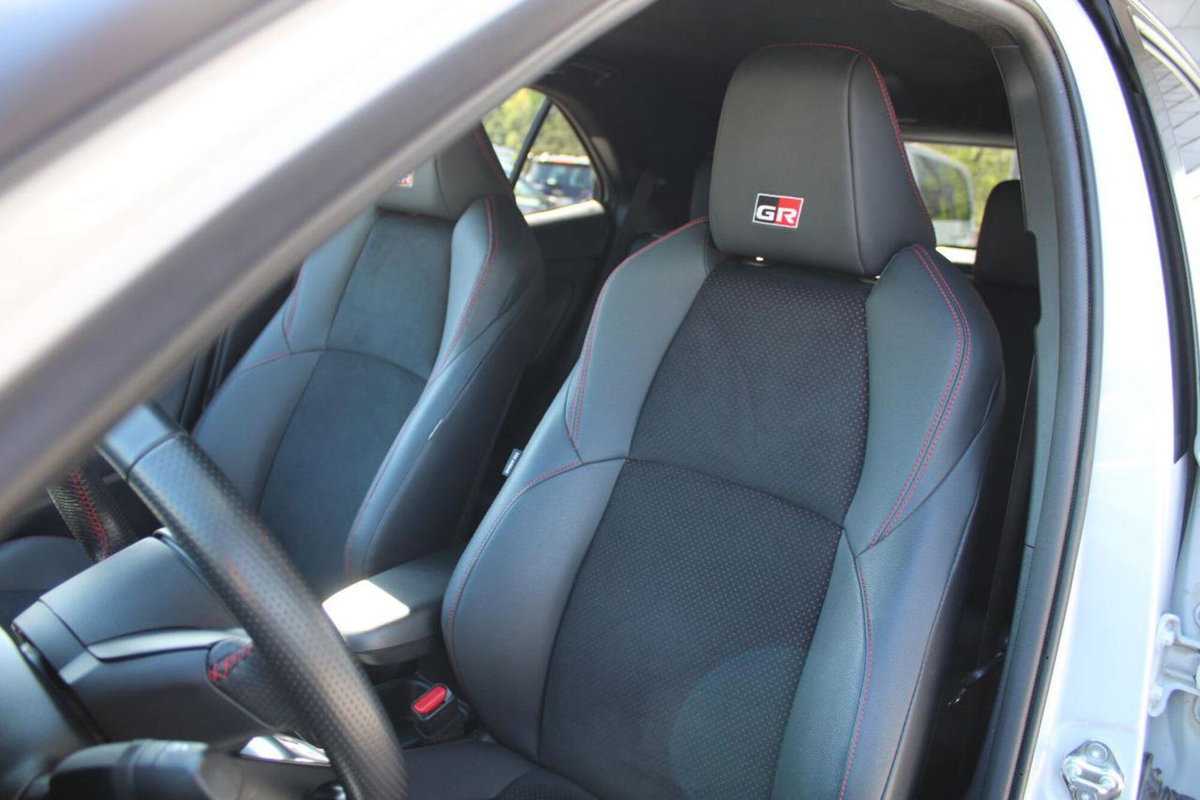 Toyota Yaris Cross 1.5 Hybrid 5p. E-CVT GR SPORT (12)