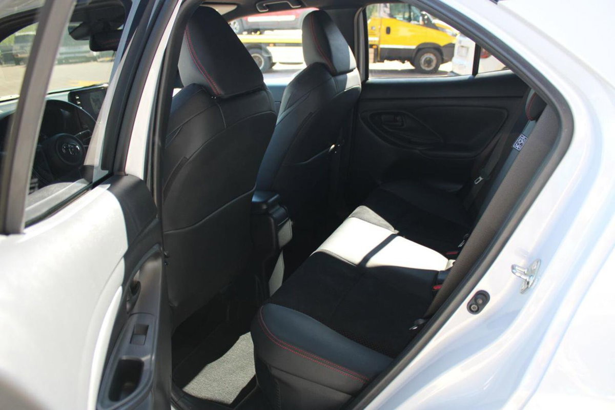 Toyota Yaris Cross 1.5 Hybrid 5p. E-CVT GR SPORT (17)