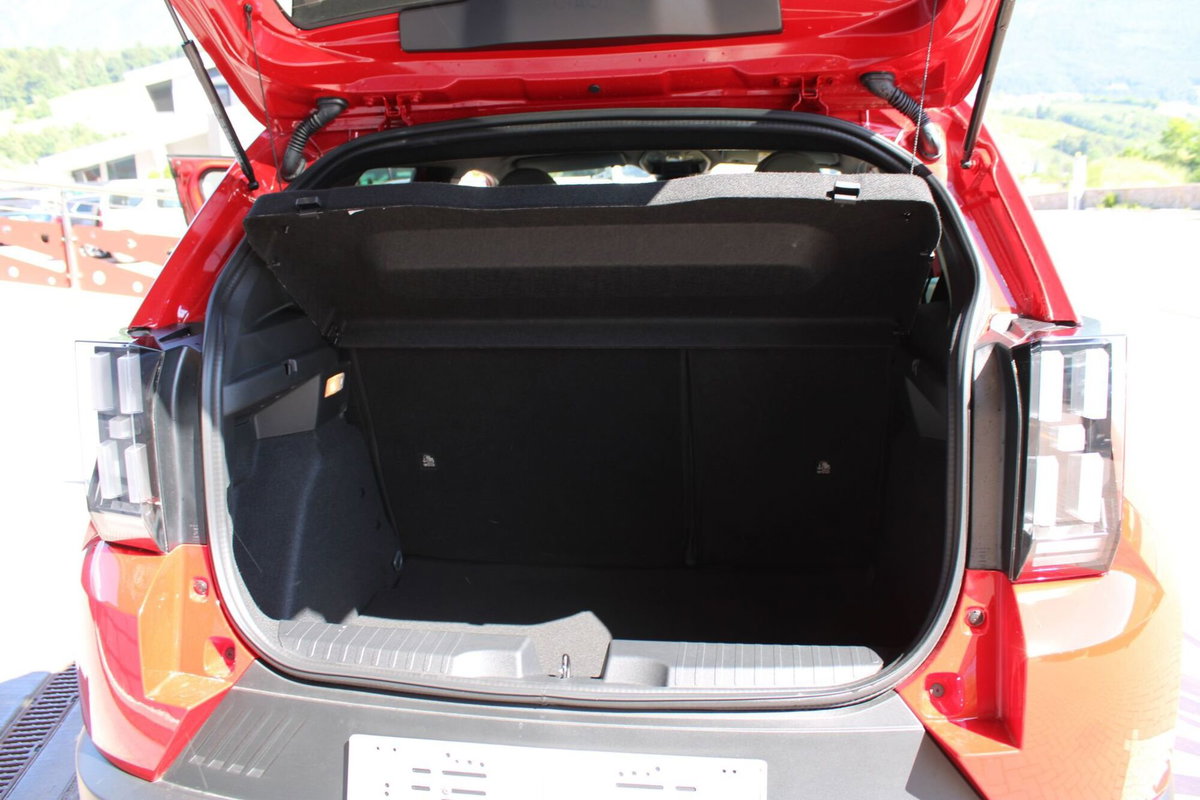 Fiat Grande Panda 1.2 hybrid La Prima 110cv edct (12)