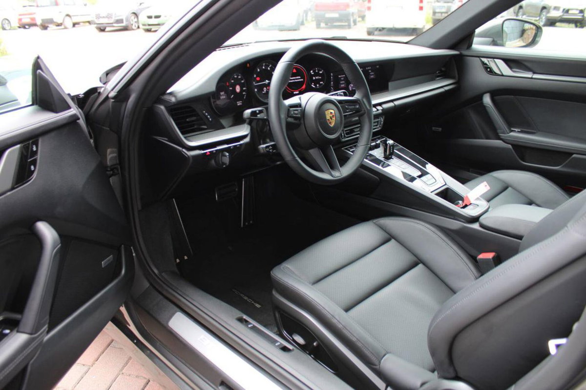 Porsche 911 Coupé Carrera 4S (10)