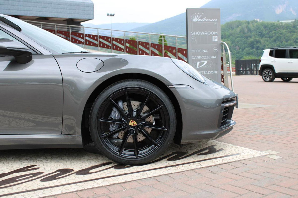 Porsche 911 Coupé Carrera 4S (8)