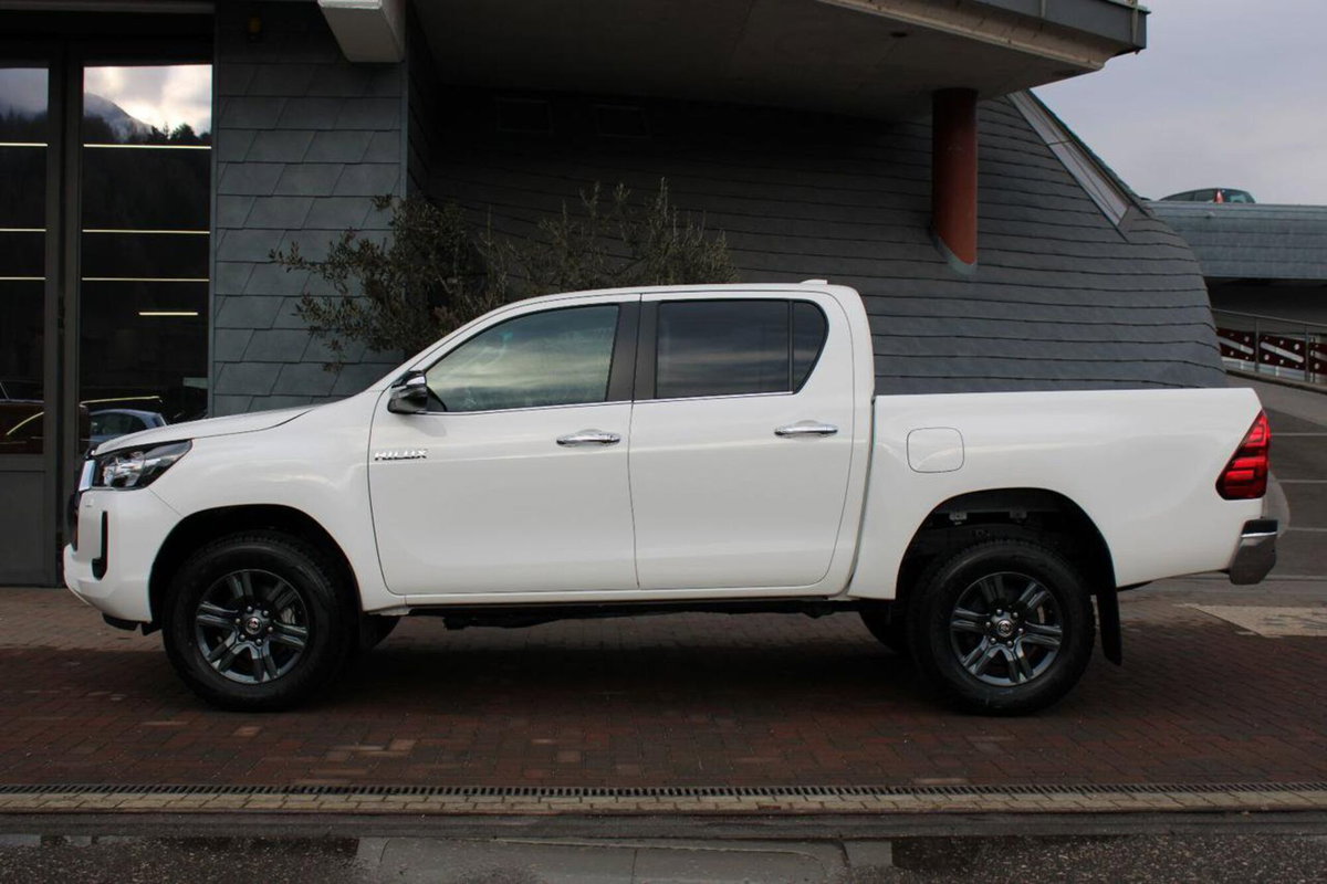 Toyota Hilux 2.D-4D 4WD porte Double Cab Comfort