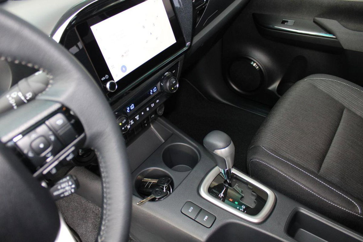 Toyota Hilux 2.D-4D 4WD porte Double Cab Comfort (13)