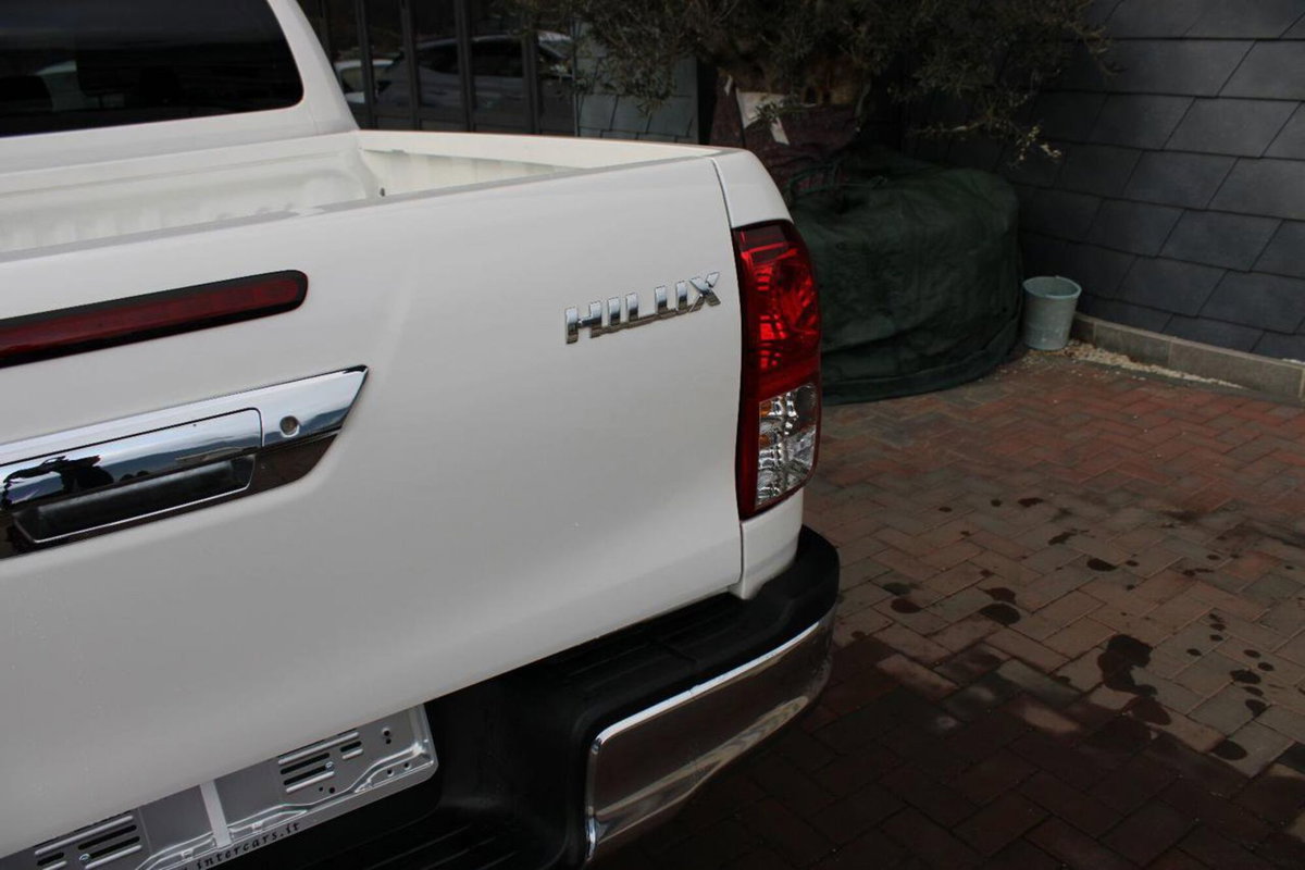 Toyota Hilux 2.D-4D 4WD porte Double Cab Comfort (17)