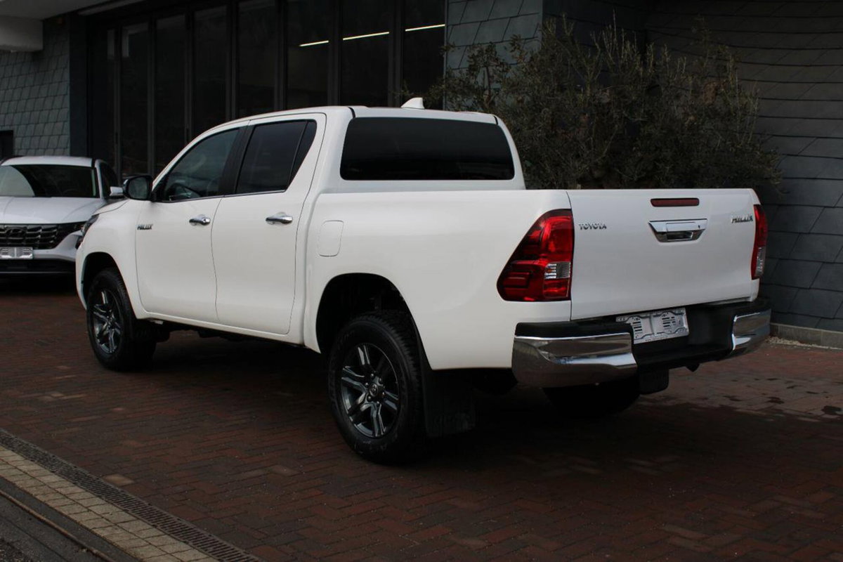 Toyota Hilux 2.D-4D 4WD porte Double Cab Comfort (5)