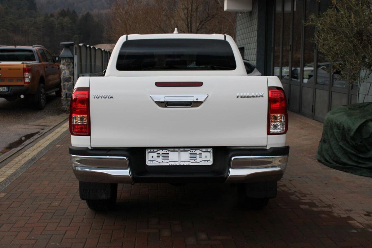 Toyota Hilux 2.D-4D 4WD porte Double Cab Comfort (6)