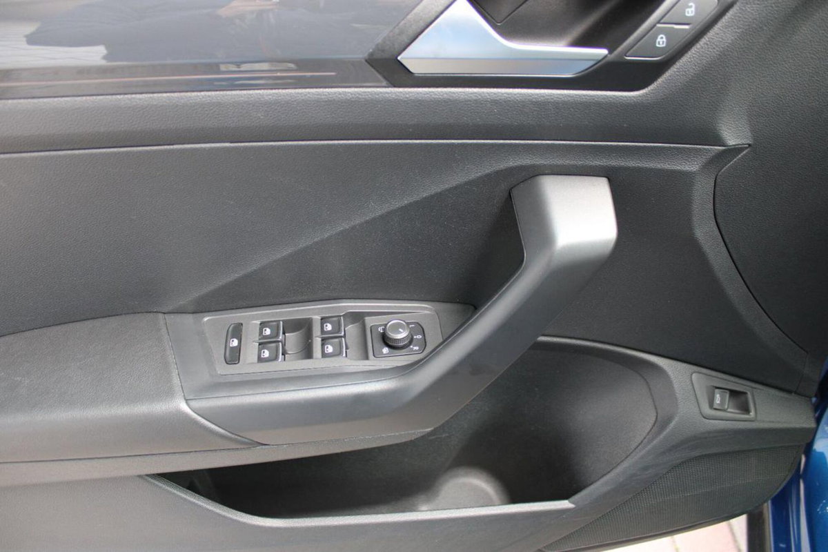 Volkswagen T-Roc 2.0 tdi R-Line 4motion 150cv dsg (9)