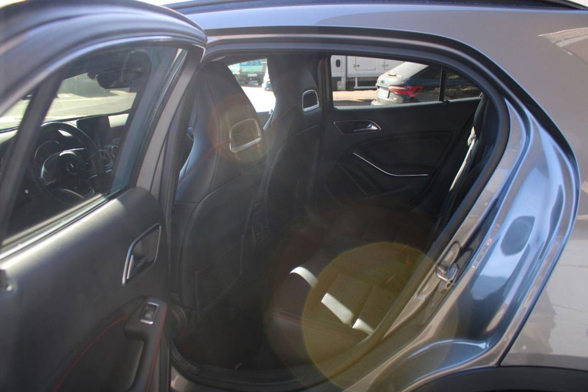 Mercedes-Benz GLA SUV 220 d Automatic 4Matic Premium (13)