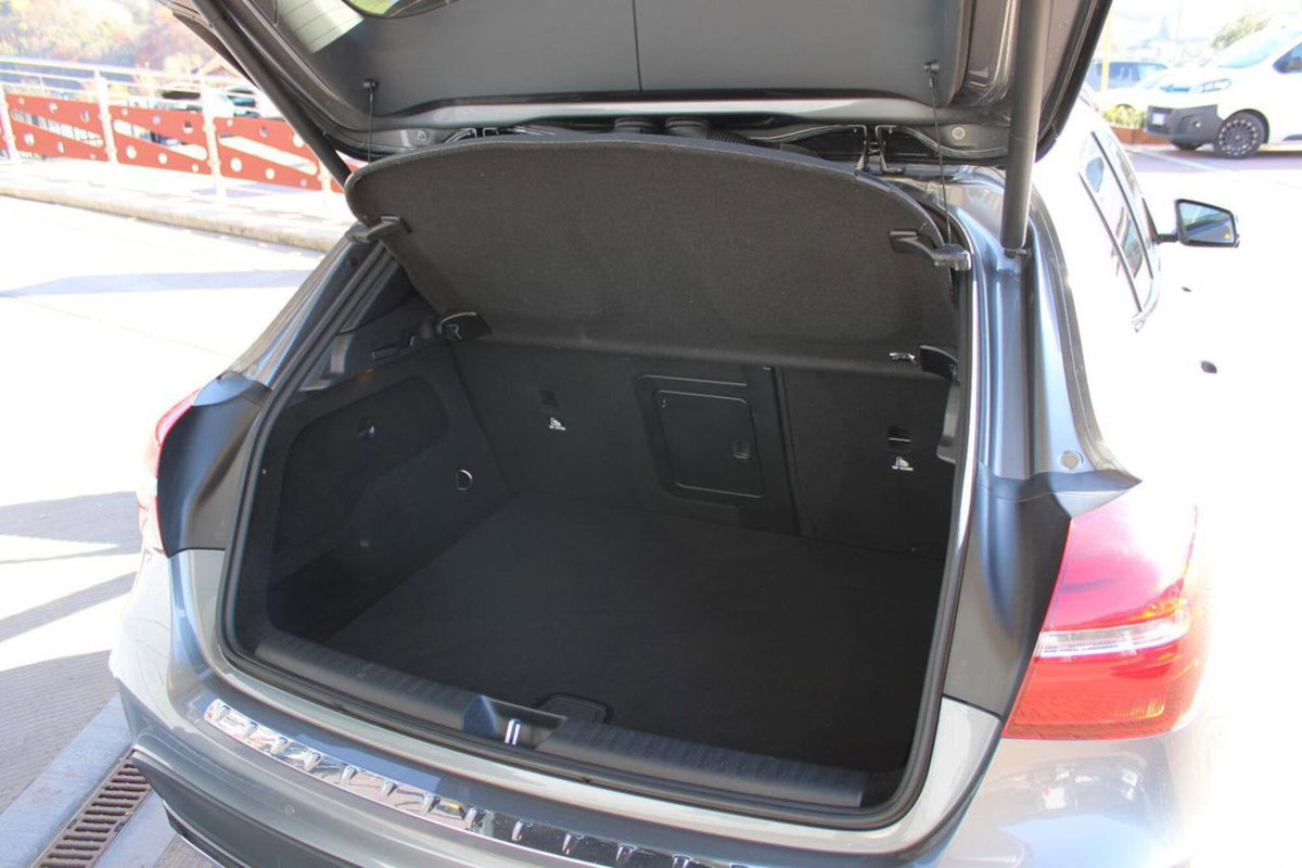 Mercedes-Benz GLA SUV 220 d Automatic 4Matic Premium (16)