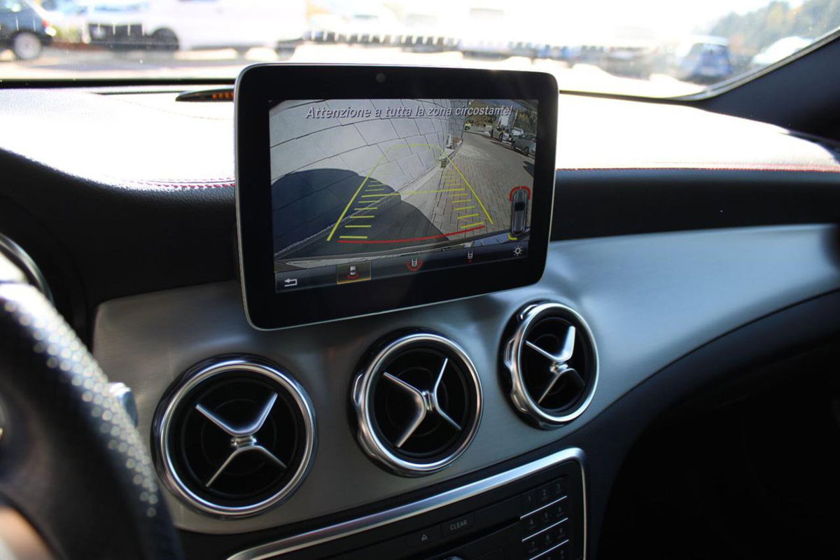 Mercedes-Benz GLA SUV 220 d Automatic 4Matic Premium (20)