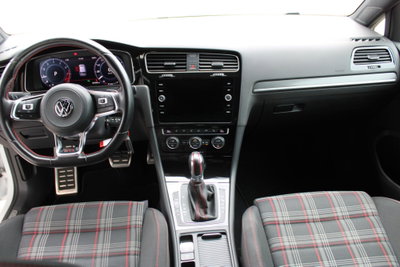 Volkswagen Golf 2.0 TSI GTI DSG (12)