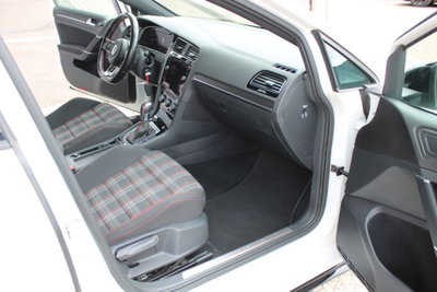 Volkswagen Golf 2.0 TSI GTI DSG (14)