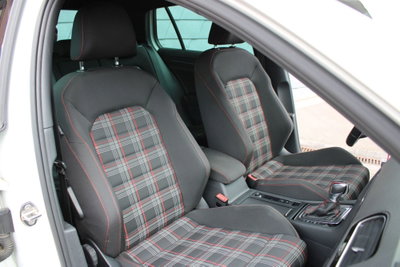 Volkswagen Golf 2.0 TSI GTI DSG (15)