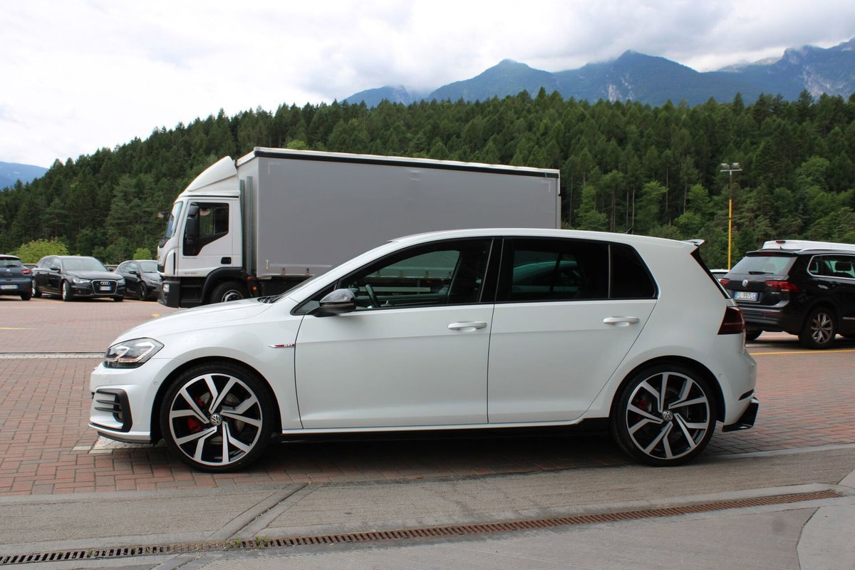 Volkswagen Golf 2.0 TSI GTI DSG (8)