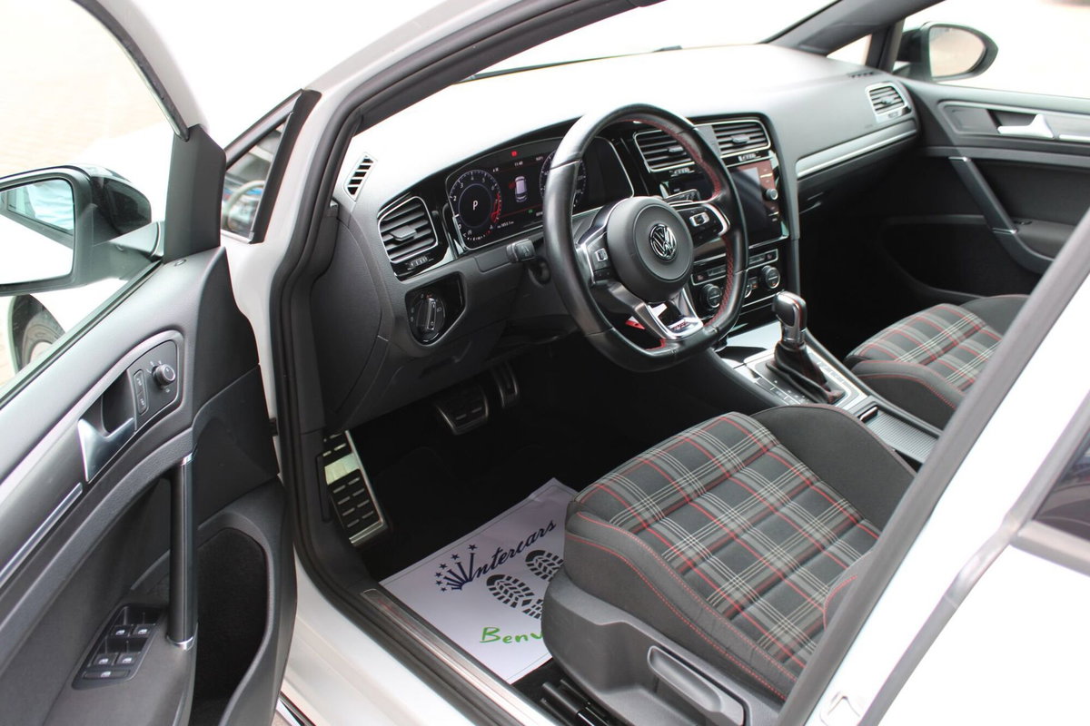 Volkswagen Golf 2.0 TSI GTI DSG (9)