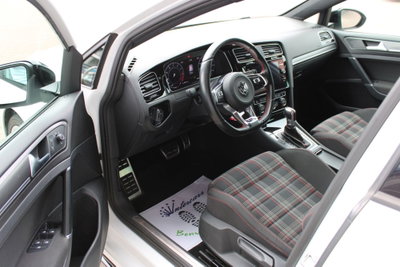 Volkswagen Golf 2.0 TSI GTI DSG (9)
