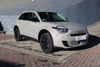 Fiat 600 1.2 hybrid La Prima II 110cv auto nuova