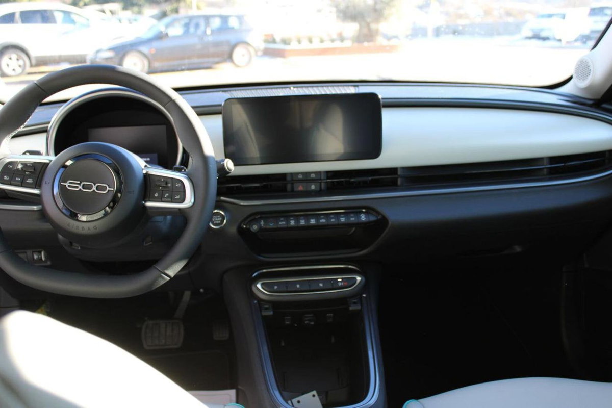 Fiat 600 1.2 hybrid La Prima II 110cv auto (13)