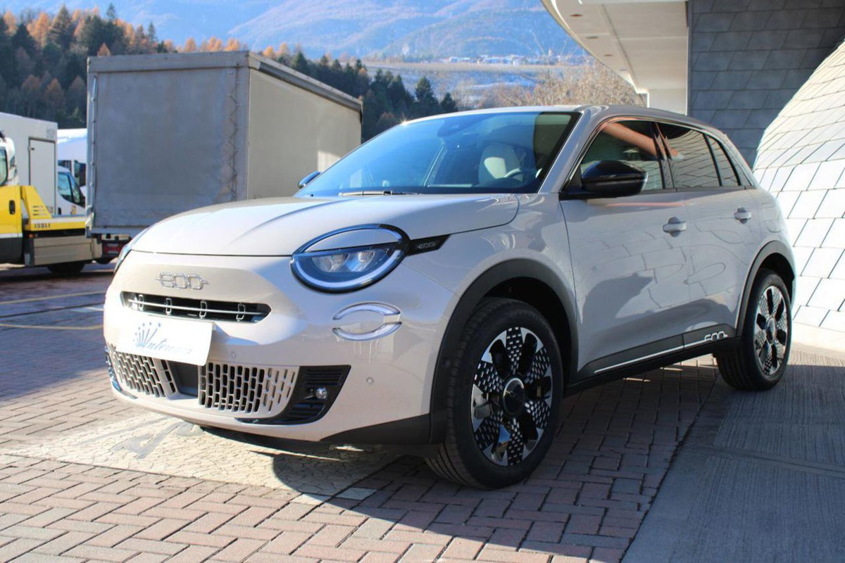Fiat 600 1.2 hybrid La Prima II 110cv auto (4)