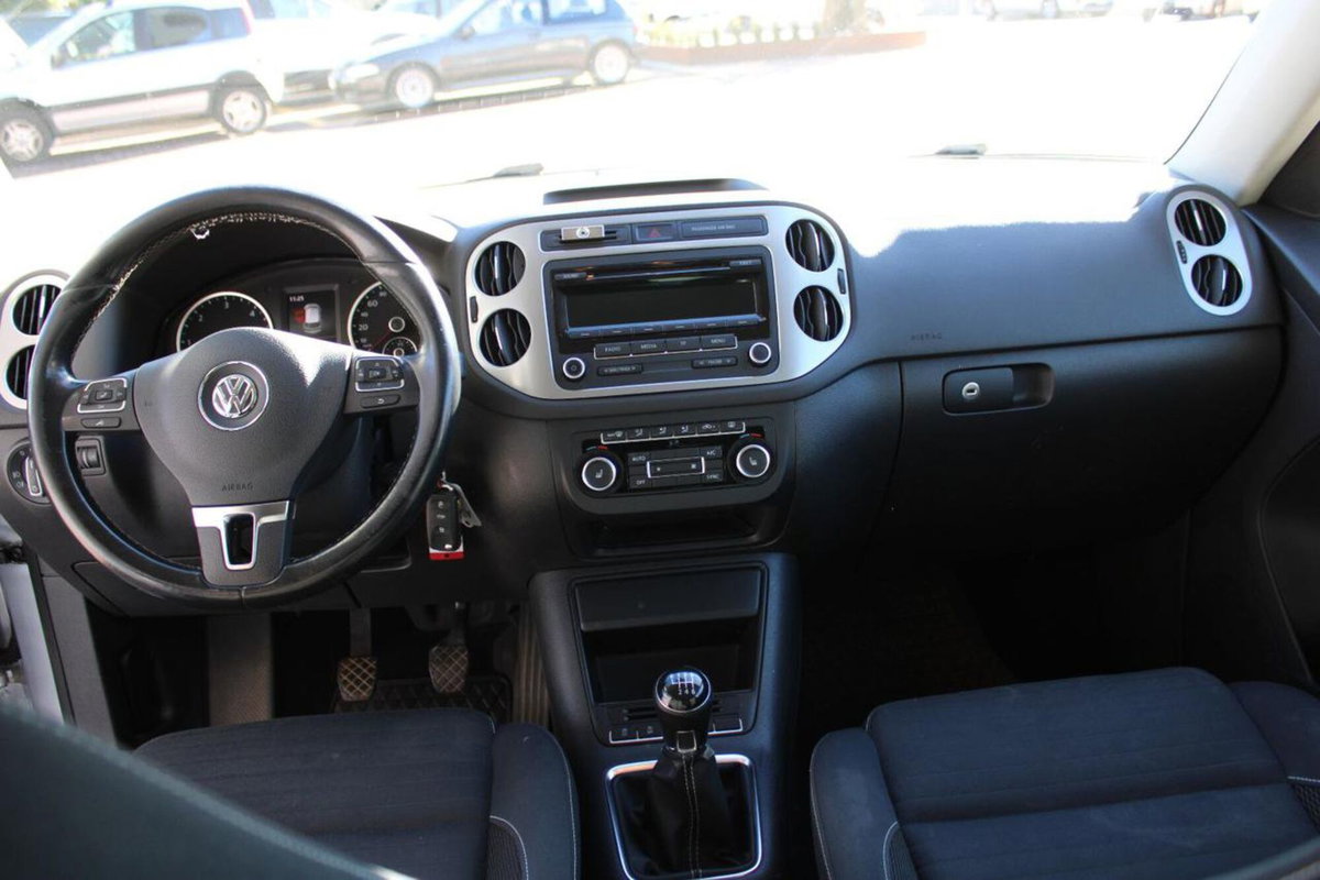 Volkswagen Tiguan 2.0 TDI DPF 4MOTION DSG R-Line (10)