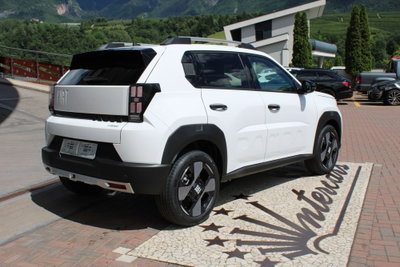 Fiat Grande Panda 1.2 hybrid La Prima 110cv edct (6)