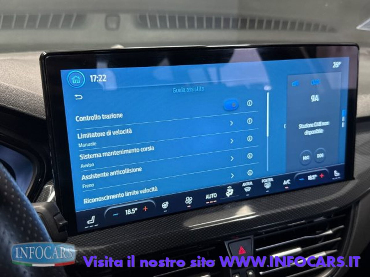 Ford Focus Station Wagon 1.0 EcoBoost Hybrid 155 CV SW ST-Line (18)