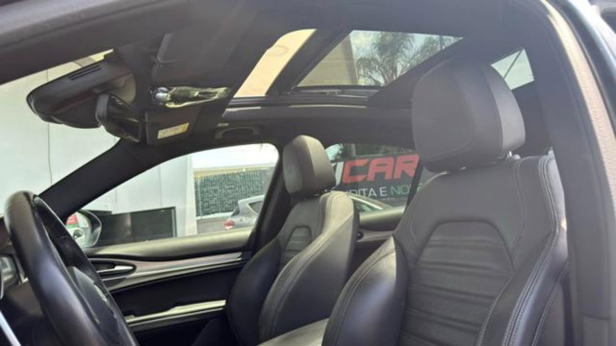 Alfa Romeo Stelvio Stelvio 2.2 Turbodiesel 210 CV AT8 Q4 Veloce (18)