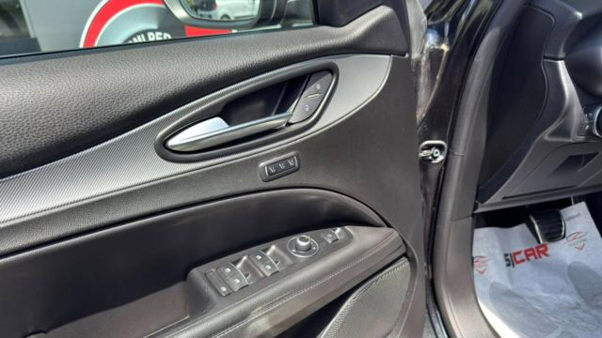 Alfa Romeo Stelvio Stelvio 2.2 Turbodiesel 210 CV AT8 Q4 Veloce (9)