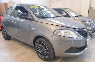 Lancia Ypsilon 1.0 FireFly 5 porte S&S Hybrid Gold Plus usata