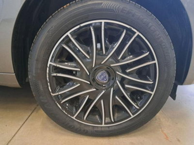 Lancia Ypsilon 1.0 FireFly 5 porte S&S Hybrid Gold Plus (17)